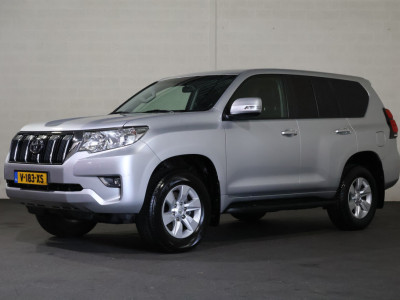 Toyota Land Cruiser 2.8 D-4D-F Challenger Window Van