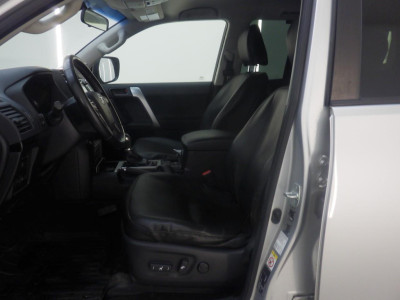 Toyota Land Cruiser 2.8 D-4D-F Challenger Window Van 4