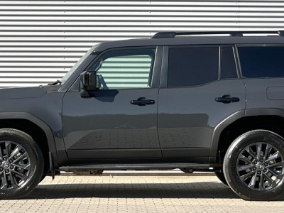 Toyota Land Cruiser 2.8 D-4D landcruiser Blind Van Professional Executive Luxe Uitvoering! foto 2