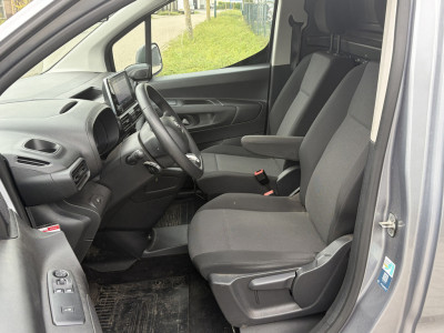 Toyota PROACE CITY 1.5 D-4D 96KW E6 Navigator Long â 1e eigenaar â camera foto 10