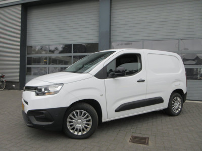 Toyota PROACE CITY 1.5 D-4D Live, 102pk, Euro 6, Airco, PDC, 3-Zits, Navigatie. foto 2
