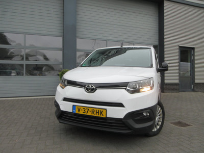 Toyota PROACE CITY 1.5 D-4D Live, 102pk, Euro 6, Airco, PDC, 3-Zits, Navigatie. foto 3
