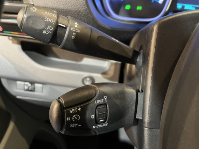 Toyota PROACE Electric Worker Professional L2 Extra Range 75 kWh / 100% Elektrisch !! / Airco / Cruise Control / CarPlay / Camera / Navigatie / 3-Zits / 15.900 KM !! 12