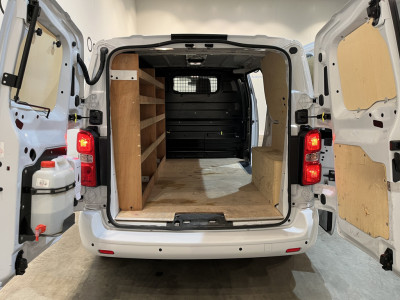Toyota PROACE Electric Worker Professional L2 Extra Range 75 kWh / 100% Elektrisch !! / Airco / Cruise Control / CarPlay / Camera / Navigatie / 3-Zits / 15.900 KM !! 19