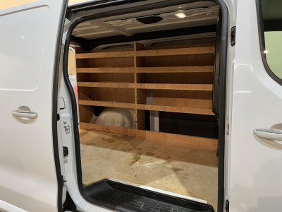 Toyota PROACE Electric Worker Professional L2 Extra Range 75 kWh / 100% Elektrisch !! / Airco / Cruise Control / CarPlay / Camera / Navigatie / 3-Zits / 15.900 KM !! 20
