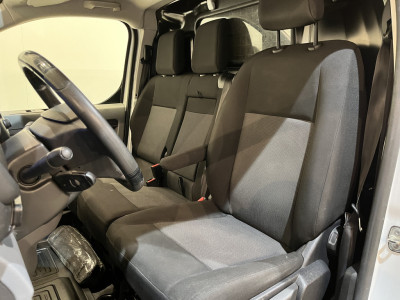 Toyota PROACE Electric Worker Professional L2 Extra Range 75 kWh / 100% Elektrisch !! / Airco / Cruise Control / CarPlay / Camera / Navigatie / 3-Zits / 15.900 KM !! 8