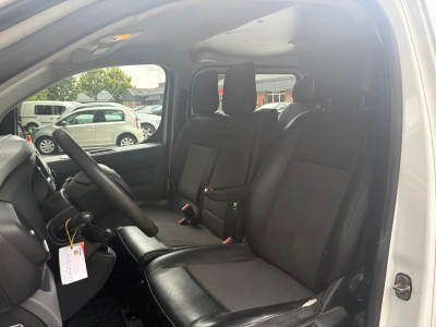 Toyota PROACE Worker 1.6 D-4D Cool Comfort Long DC|EURO6|Dubbelcabine|airco|cruise|bluetooth|trekhaak|parkeersensoren achter 13