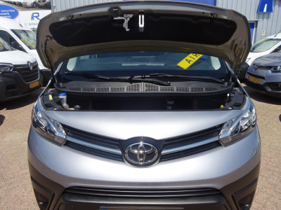 Toyota PROACE Worker 2.0 D-4D Navigator Long L3 AIRCO NAVIGATIE 3 ZITSPLAATSEN 8