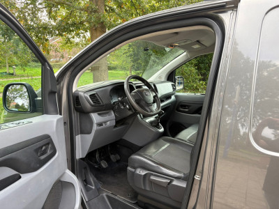 Toyota PROACE Worker 2.0 D-4D Professional, AIRCO, Cruise, Trekhaak, EURO 6, ZEER NETTE BUS! Peugeot Expert, Citroën Jumpy, foto 16