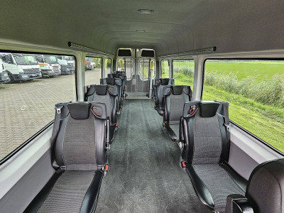 Volkswagen CRAFTER 2.0 L3H2 9 Pers Rolstoel foto 12