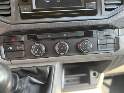 Volkswagen CRAFTER 35 2.0 TDI L3H2||140PK|airco|cruise|achteruitrijcamera|bluetooth|zes versnellingen|drie zitplaatsen|EURO6. 19