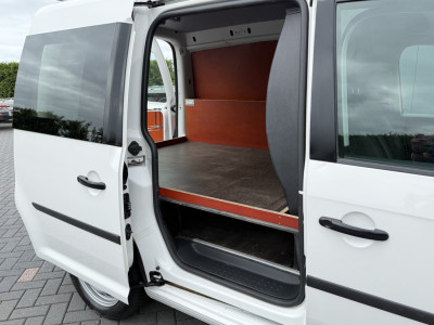 Volkswagen Caddy 1.4 TSI 131 PK BENZINE AUTOMAAT !! / BPM VRIJ / IMPERIAAL / TREKHAAK / INRICHTING / NAVI / AIRCO / CRUISE 10