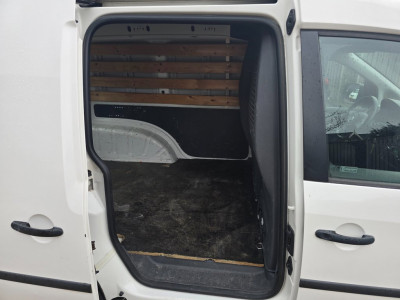 Volkswagen Caddy 1.6 TDI Comfortline foto 6
