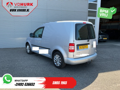 Volkswagen Caddy 2.0 TDI 100 pk DSG Aut. NL Auto/ Bi-Xenon/ Stoelverw./ Leder/ Navi/ Climate/ PDC/ LMV/ Cruise/ Trekhaak foto 2