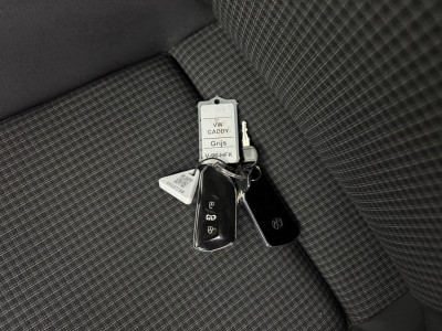 Volkswagen Caddy 2.0TDI Automaat Exclusive | 2xSchuifdeur | Digital Cockpit | Multimedia | Navigatie | Camera | Airco | Cruise | Trekhaak foto 8
