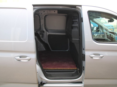 Volkswagen Caddy Cargo 2.0 TDI 102PK 1st Edition / App connect / Multi stuur / 18 velgen foto 8