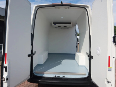 Volkswagen Crafter 177 PK Koel/ Vries/ Verwarmen Carrier xarios 350 met nachtaansluiting BPM vrij. foto 4