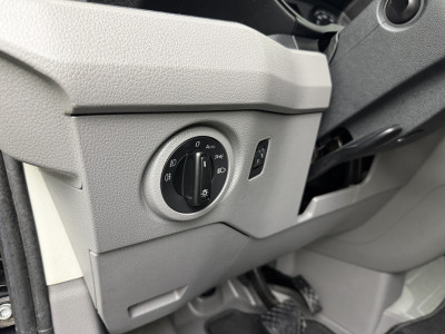 Volkswagen Crafter 2.0TDI 140PK DSG Automaat Executive+ L3H3 | Imperiaal | Navigatie | Camera | Airco | Cruise | 3-Zits foto 14