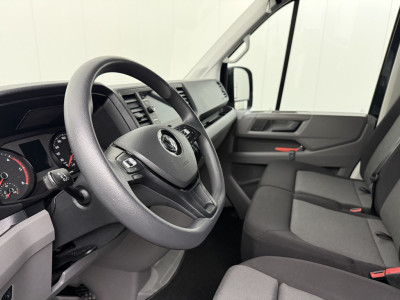 Volkswagen Crafter 2.0TDI 140PK DSG Automaat Executive+ L3H3 | Imperiaal | Navigatie | Camera | Airco | Cruise | 3-Zits foto 15
