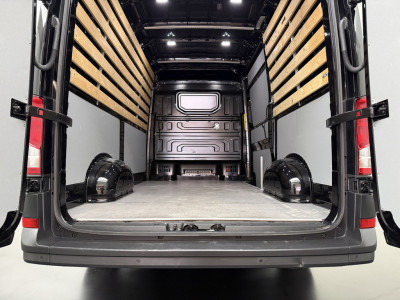 Volkswagen Crafter 2.0TDI 140PK DSG Automaat Executive+ L3H3 | Imperiaal | Navigatie | Camera | Airco | Cruise | 3-Zits foto 5