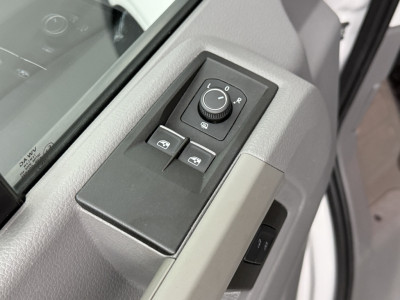 Volkswagen Crafter 2.0TDI 140PK DSG Automaat L3H3 | Kastinrichting | Airco | Cruise | 3-Zits | Betimmering | 3000Kg Trekhaak foto 8