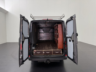 Volkswagen Crafter 2.0TDI 140PK L3H2 Exclusive Edition Imperiaal | Trekhaak | Led | Navigatie | Camera | 3-Zits | Airco | Cruise foto 4