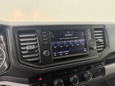 Volkswagen Crafter 2.0TDI 140PK L3H2 Highline | Multimedia | Navigatie | Airco | Cruise | Betimmering foto 18