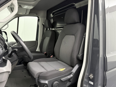 Volkswagen Crafter 2.0TDI 140PK L3H2 Highline | Multimedia | Navigatie | Airco | Cruise | Betimmering foto 20
