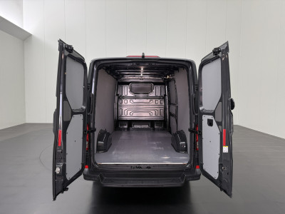 Volkswagen Crafter 2.0TDI 140PK L3H2 Highline | Navigatie | Camera | Airco | Cruise | Betimmering foto 4