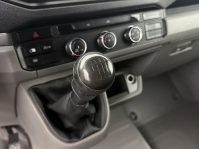 Volkswagen Crafter 2.0TDI 140PK L3H2 Highline | Navigatie | Multimedia | Airco | Cruise | Betimmering foto 17