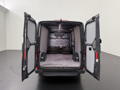 Volkswagen Crafter 2.0TDI 140PK L3H2 Highline | Navigatie | Multimedia | Camera | Airco | Cruise foto 4