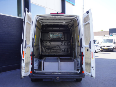 Volkswagen Crafter 2.0 TDI 140PK L3H3 EURO 6 - Airco - Trekhaak - Camera - €20.900,- Excl. 8