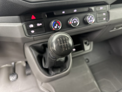 Volkswagen Crafter 2.0TDI 140PK L3H3 Highline Imperiaal | Trekhaak | Navigatie | Camera | Airco | Cruise | 3-Zits foto 17