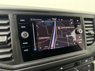 Volkswagen Crafter 2.0TDI 140PK L3H3 Highline Imperiaal | Trekhaak | Navigatie | Camera | Airco | Cruise | 3-Zits foto 19