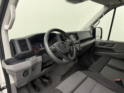 Volkswagen Crafter 2.0TDI 140PK L3H3 Highline Imperiaal | Trekhaak | Navigatie | Camera | Airco | Cruise | 3-Zits foto 3