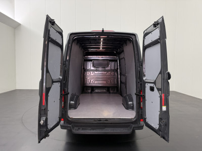 Volkswagen Crafter 2.0TDI 140PK L3H3 Highline | Navigatie | Camera | Multimedia | Airco | Betimmering foto 4
