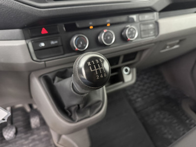Volkswagen Crafter 2.0TDI 140PK L3H3 | Imperiaal | Trekhaak | Navigatie | Camera | 3-Zits | Airco | Cruise 16