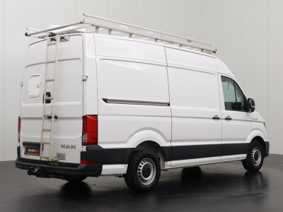 Volkswagen Crafter 2.0TDI 140PK L3H3 | Imperiaal | Trekhaak | Navigatie | Camera | 3-Zits | Airco | Cruise 2