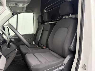 Volkswagen Crafter 2.0TDI 140PK L3H3 | Imperiaal | Trekhaak | Navigatie | Camera | 3-Zits | Airco | Cruise 20