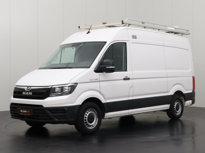 Volkswagen Crafter 2.0TDI 140PK L3H3 | Imperiaal | Trekhaak | Navigatie | Camera | 3-Zits | Airco | Cruise 7
