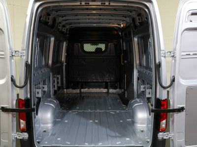 Volkswagen Crafter 2.0 TDI 140pk L3 H3 Automaat Airco Navigatie Apple Carplay Camera foto 12
