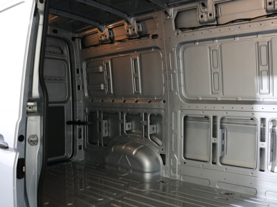Volkswagen Crafter 2.0 TDI 140pk L3 H3 Automaat Airco Navigatie Apple Carplay Camera foto 15