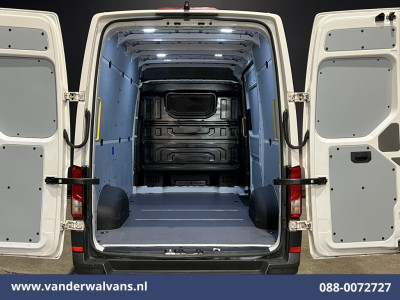 Volkswagen Crafter 2.0 TDI 140pk L3H3 L2H2 Euro6 Airco | Camera | Navigatie | Apple Carplay | Massagestoel Android Auto, Parkeersensoren, 3000kg trekvermogen foto 12