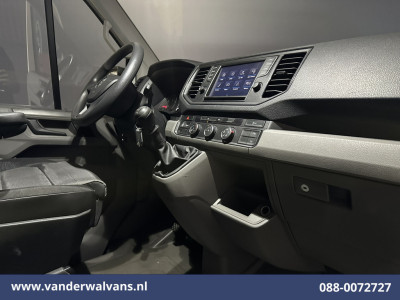 Volkswagen Crafter 2.0 TDI 140pk L3H3 L2H2 Euro6 Airco | Camera | Navigatie | Apple Carplay | Massagestoel Android Auto, Parkeersensoren, 3000kg trekvermogen foto 13