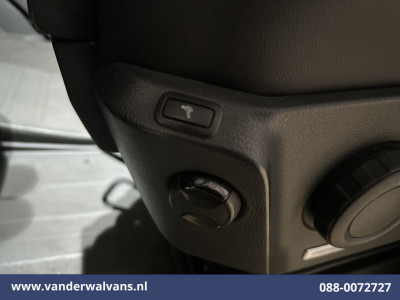Volkswagen Crafter 2.0 TDI 140pk L3H3 L2H2 Euro6 Airco | Camera | Navigatie | Apple Carplay | Massagestoel Android Auto, Parkeersensoren, 3000kg trekvermogen foto 6