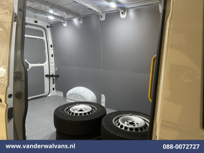 Volkswagen Crafter 2.0 TDI 140pk L3H3 (L2H2) Euro6 Airco | Massagestoel | Camera | Apple Carplay | Cruisecontrol Chauffeursstoel, Android Auto, 2800kg trekvermogen 10