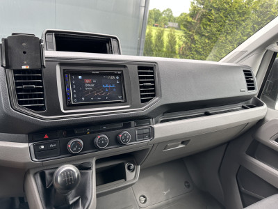 Volkswagen Crafter 2.0 TDI 141 PK E6 / L4H3 / INRICHTING / IMPERIAAL + TRAP / 3 TONS TREKHAAK / CAMERA / AIRCO 12