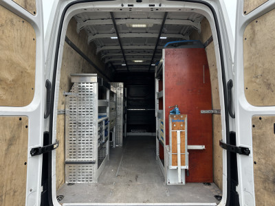 Volkswagen Crafter 2.0 TDI 141 PK E6 / L4H3 / INRICHTING / IMPERIAAL + TRAP / 3 TONS TREKHAAK / CAMERA / AIRCO 8