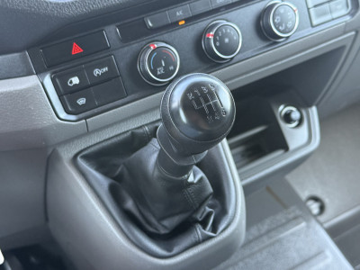 Volkswagen Crafter 2.0 TDI 141 PK / L3H3 / 2x SCHUIFDEUR / IMPERIAAL + LADDER / 3 TONS TREKHAAK / CAMERA / 3-ZITS / VERWARMDE VOORRUIT foto 19
