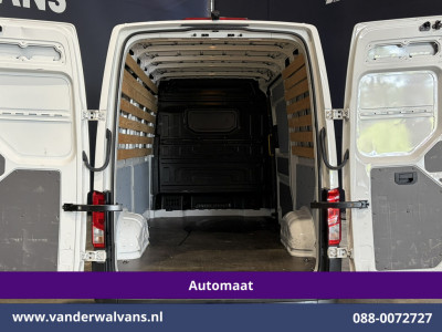 Volkswagen Crafter 2.0 TDI 141pk Automaat L3H3 L2H2 Euro6 Airco | Camera | Apple Carplay | 3000kg Trekhaak | Cruisecontrol Sidebars, Bijrijdersbank 12